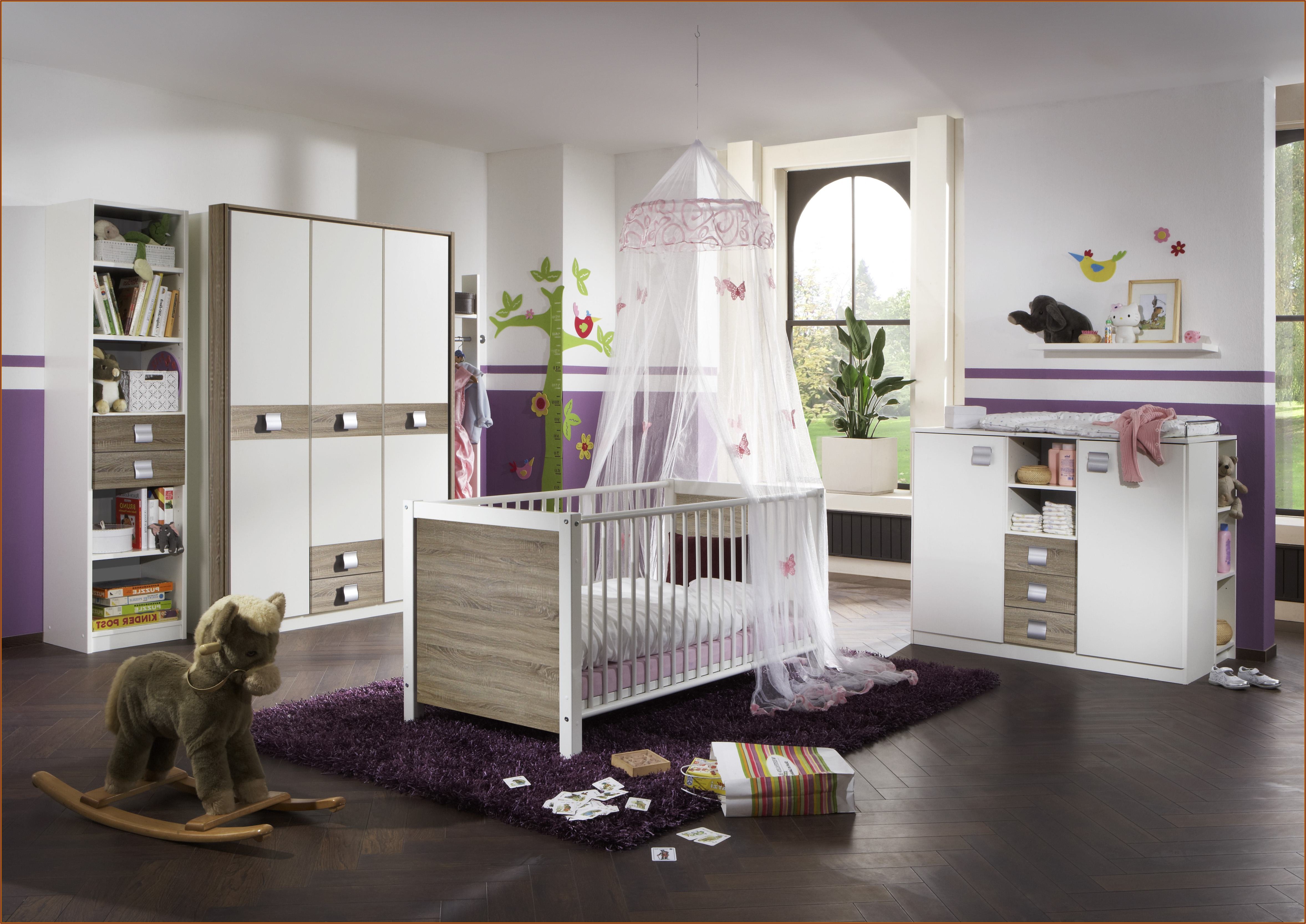 Babyzimmer Bett Schrank Wickelkommode