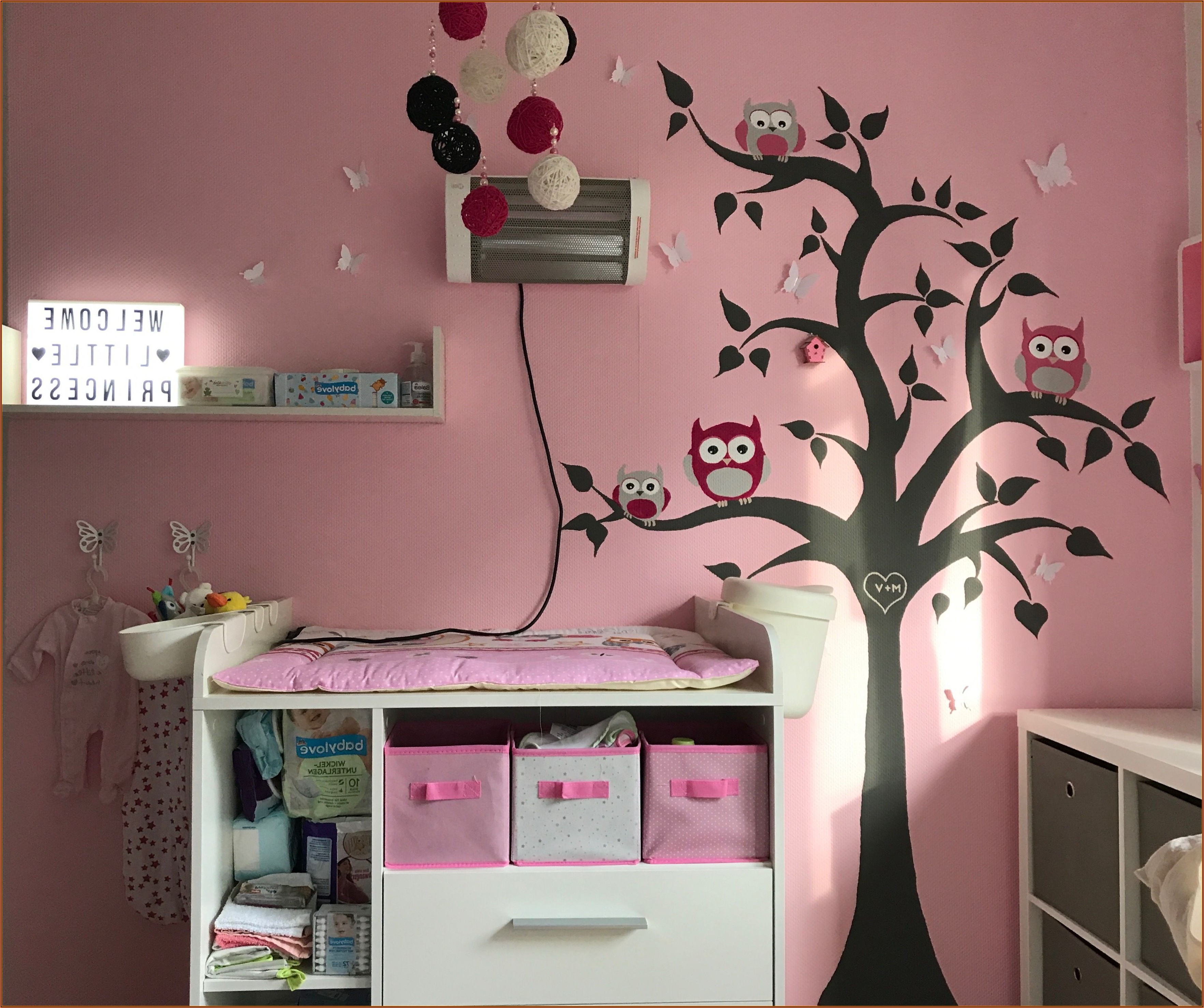 Wandgestaltung Babyzimmer Baum