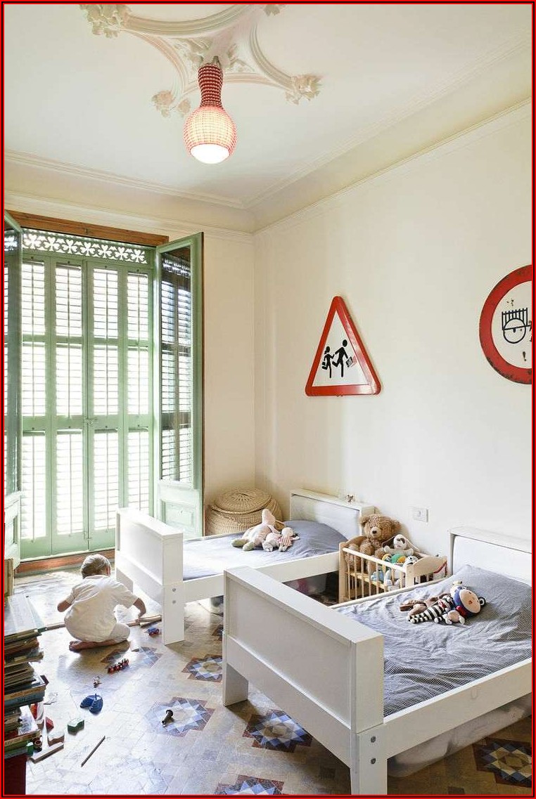Kinderzimmer Mit 2 Fenstern Einrichten